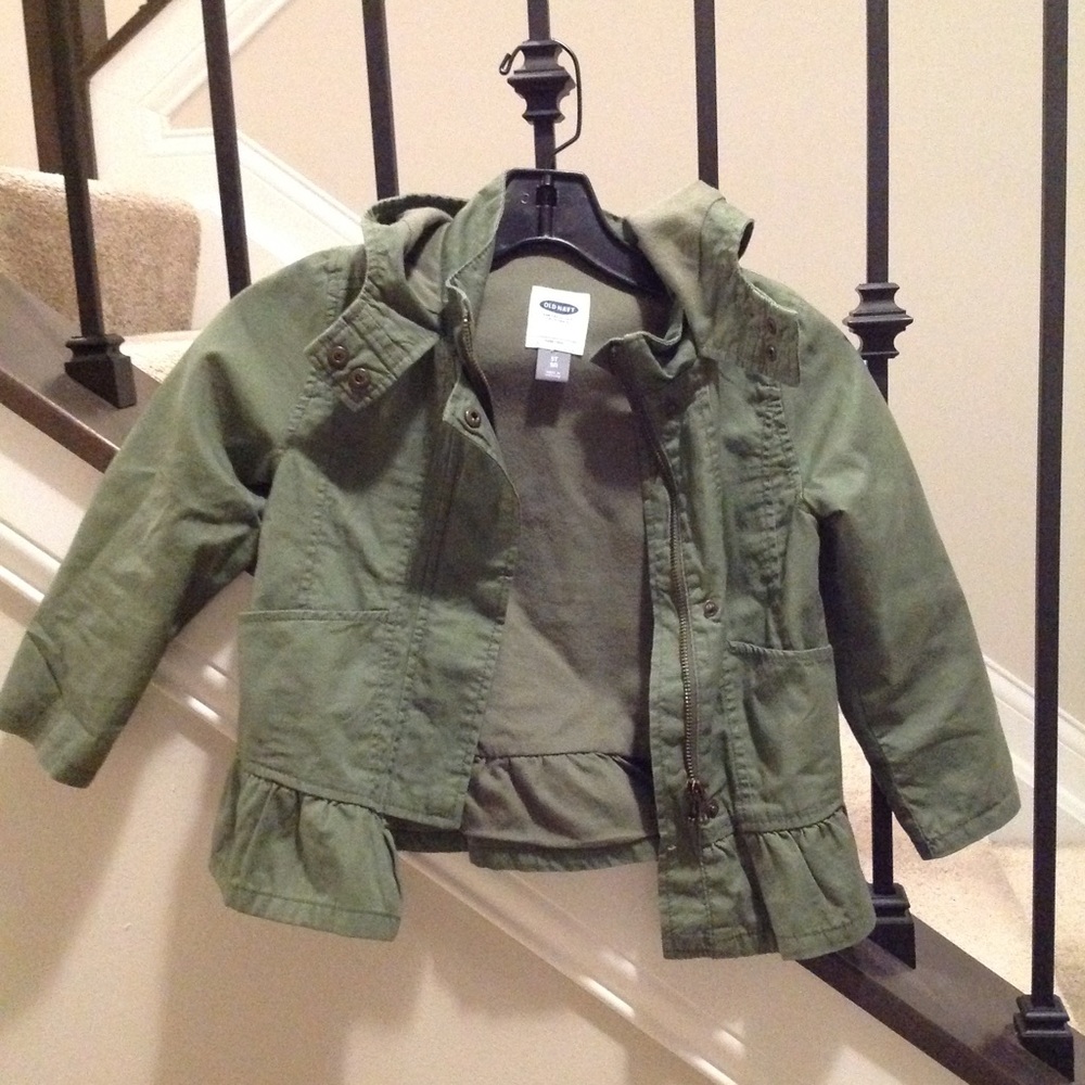 Old navy jacket 5T girls